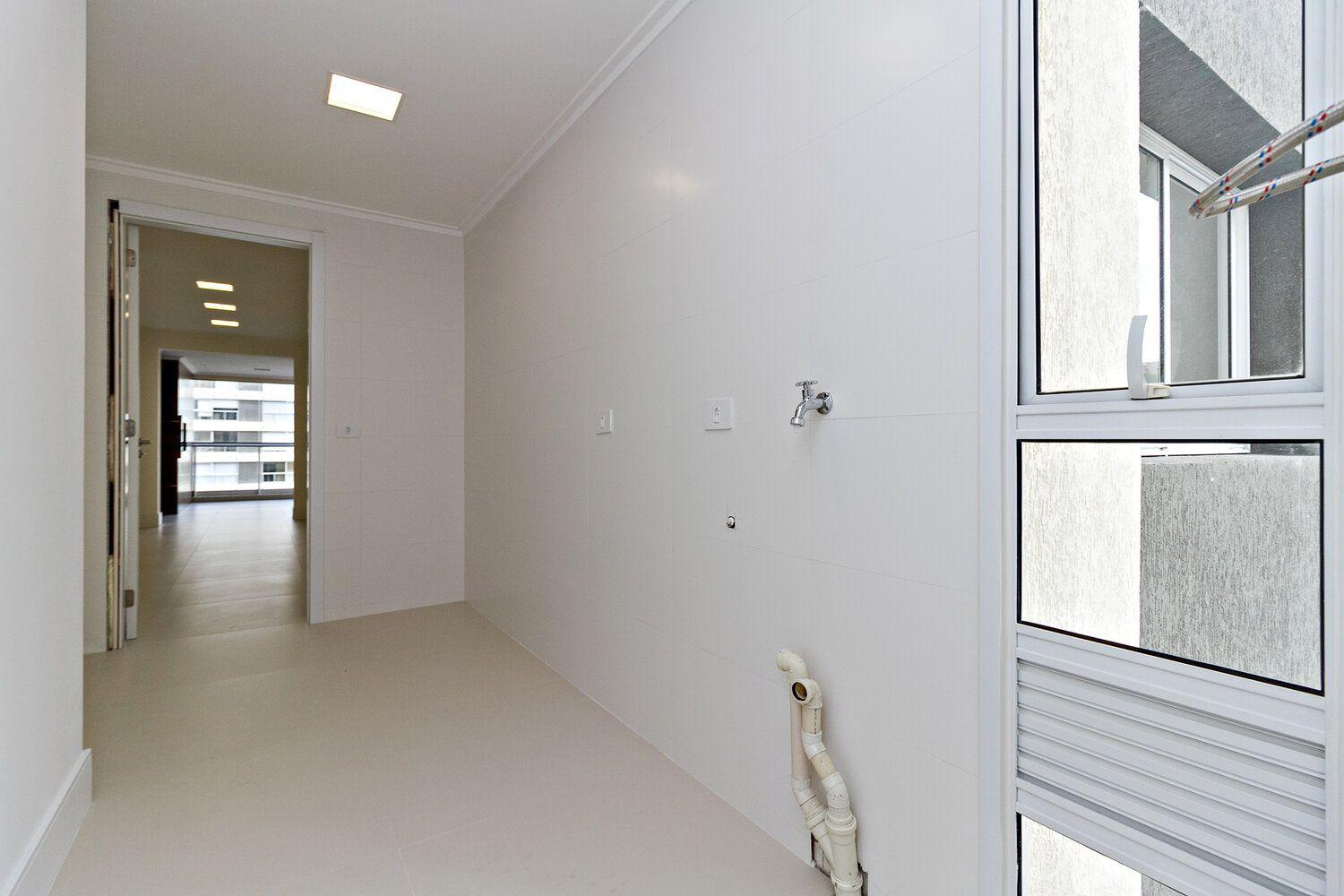 Apartamento para alugar com 3 quartos, 158m² - Foto 15