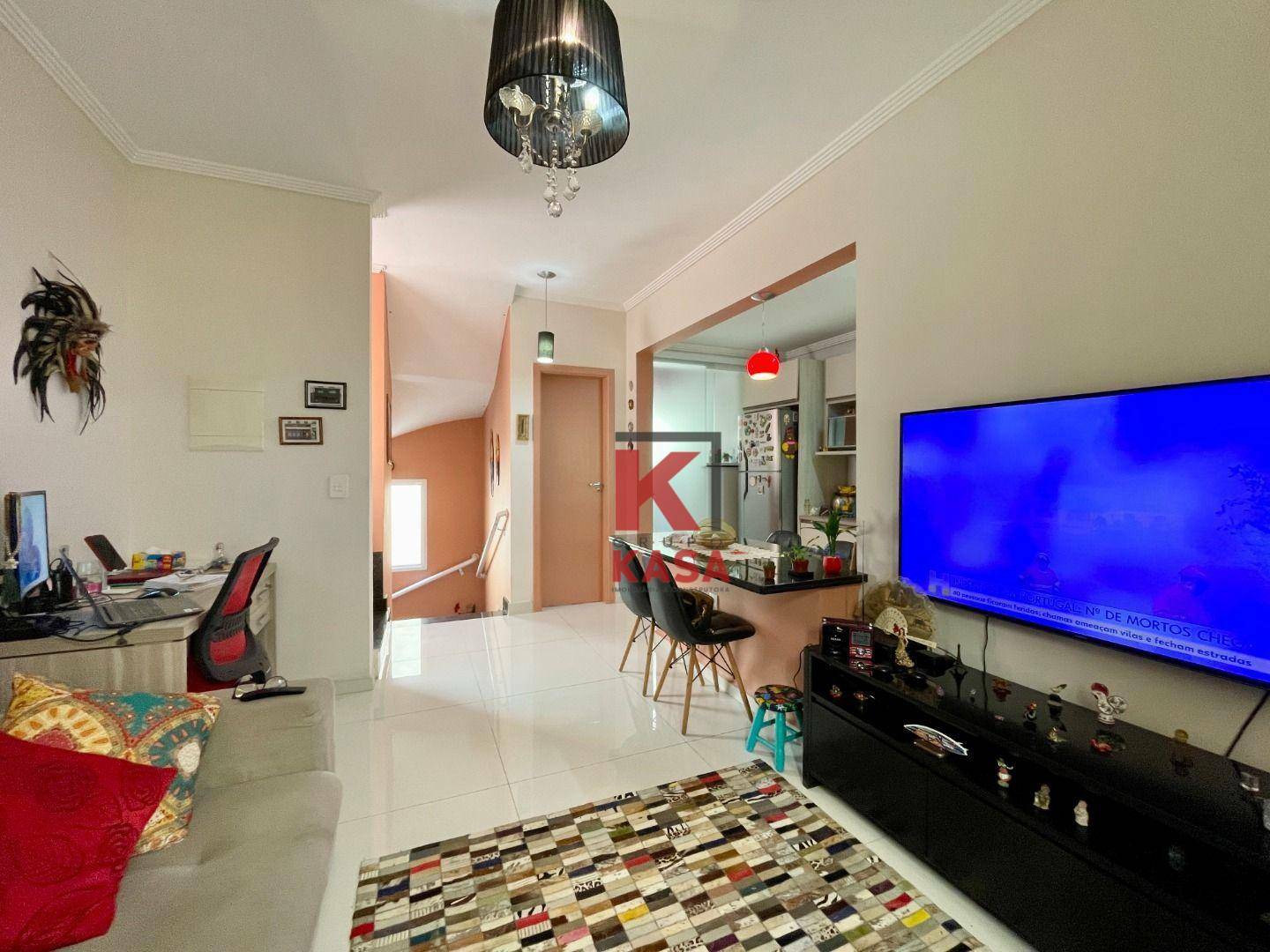Casa à venda com 2 quartos, 103m² - Foto 1