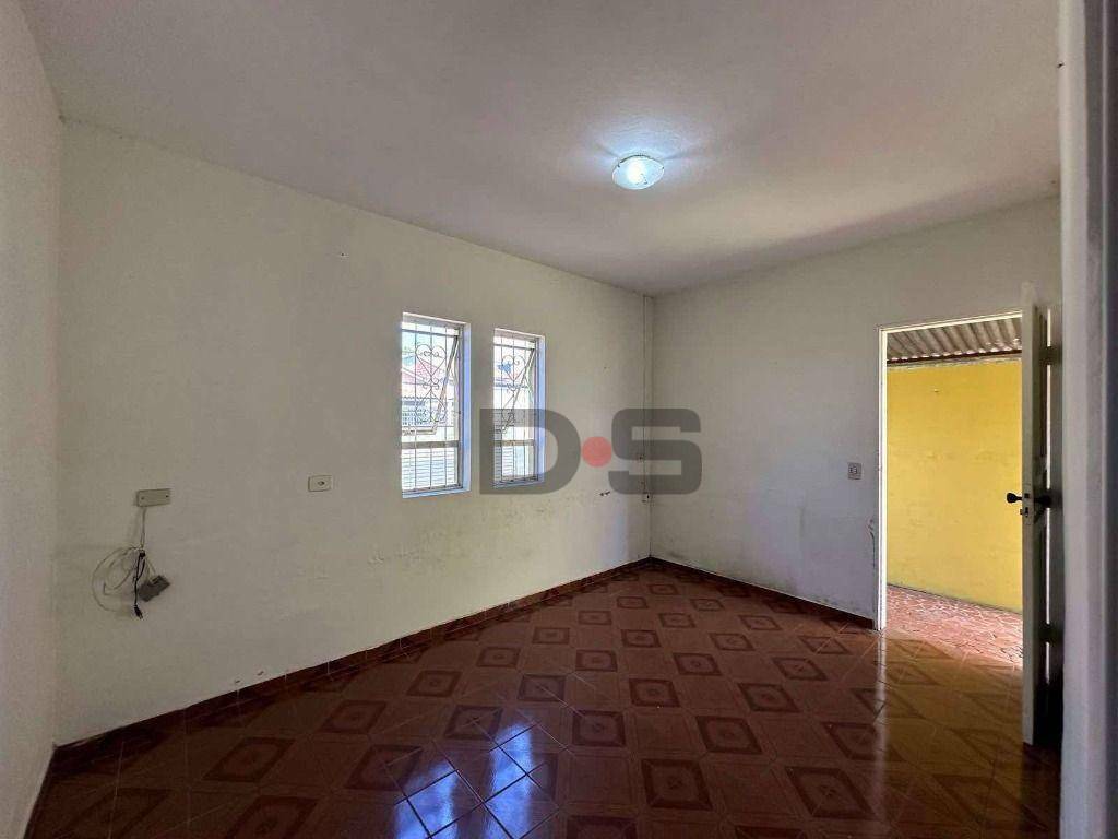 Casa à venda com 2 quartos, 64m² - Foto 3