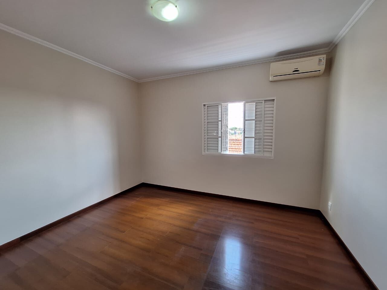 Casa à venda com 3 quartos, 233m² - Foto 12