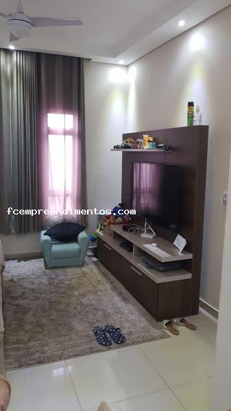 Casa à venda com 2 quartos, 168m² - Foto 4