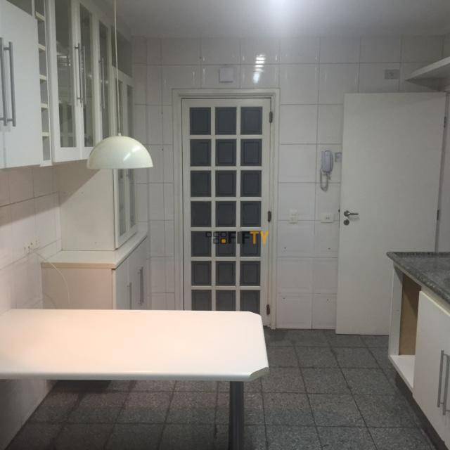 Apartamento à venda com 3 quartos, 143m² - Foto 7