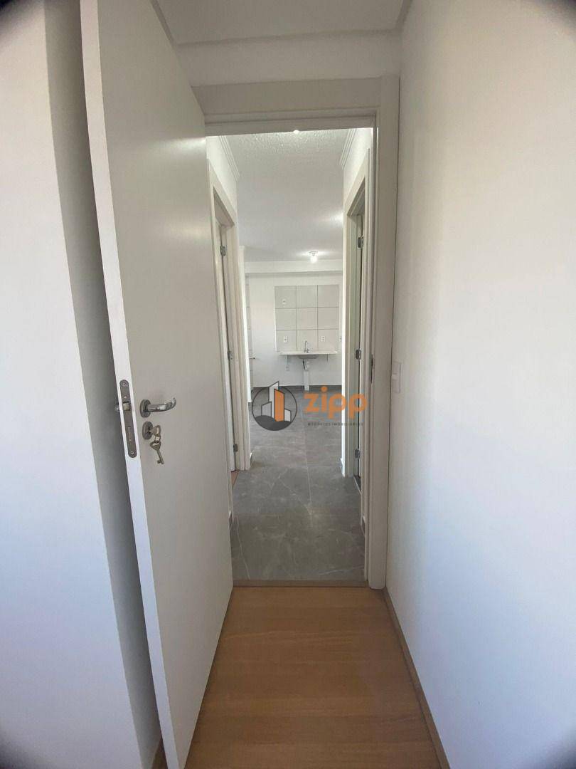 Apartamento para alugar com 2 quartos, 38m² - Foto 11