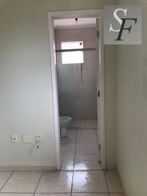 Apartamento à venda com 2 quartos, 64m² - Foto 11