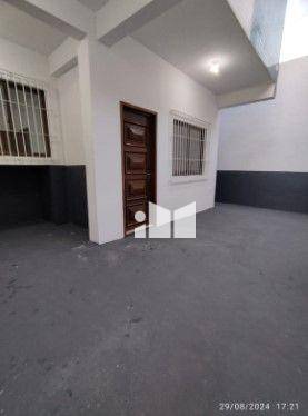 Casa para alugar com 4 quartos, 172m² - Foto 3