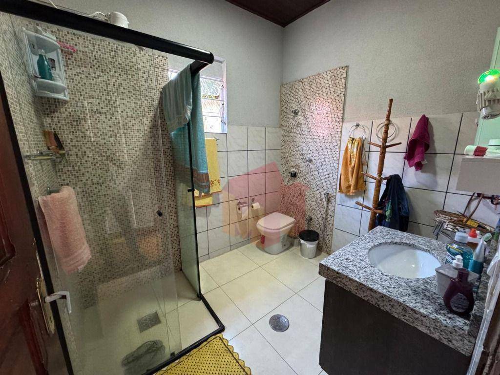 Casa à venda com 5 quartos, 200m² - Foto 12