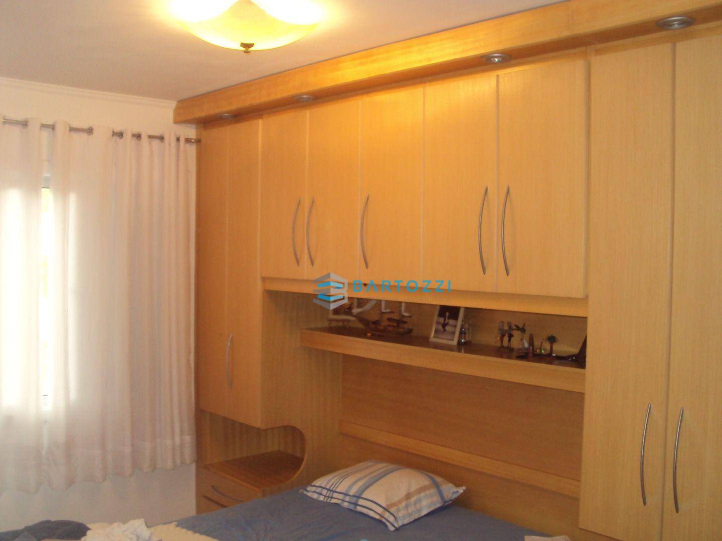 Apartamento à venda com 2 quartos, 60m² - Foto 4