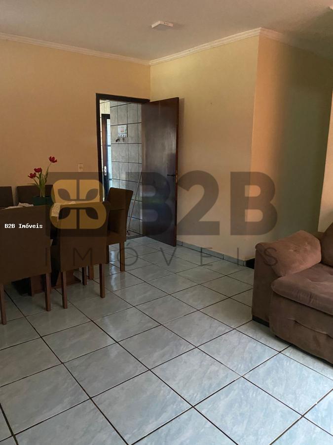 Casa à venda com 4 quartos, 185m² - Foto 3