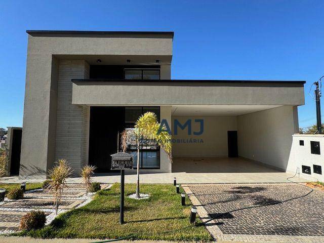 Casa de Condomínio à venda com 3 quartos, 221m² - Foto 1