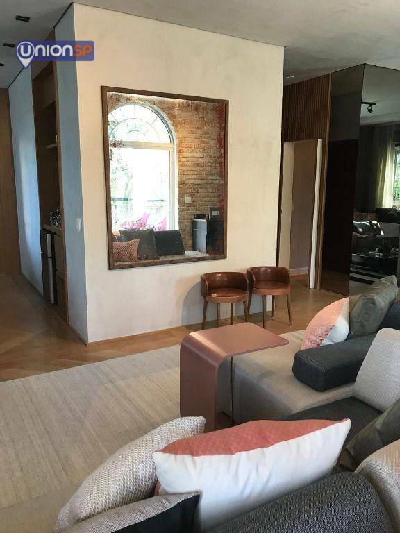 Apartamento à venda com 3 quartos, 226m² - Foto 7