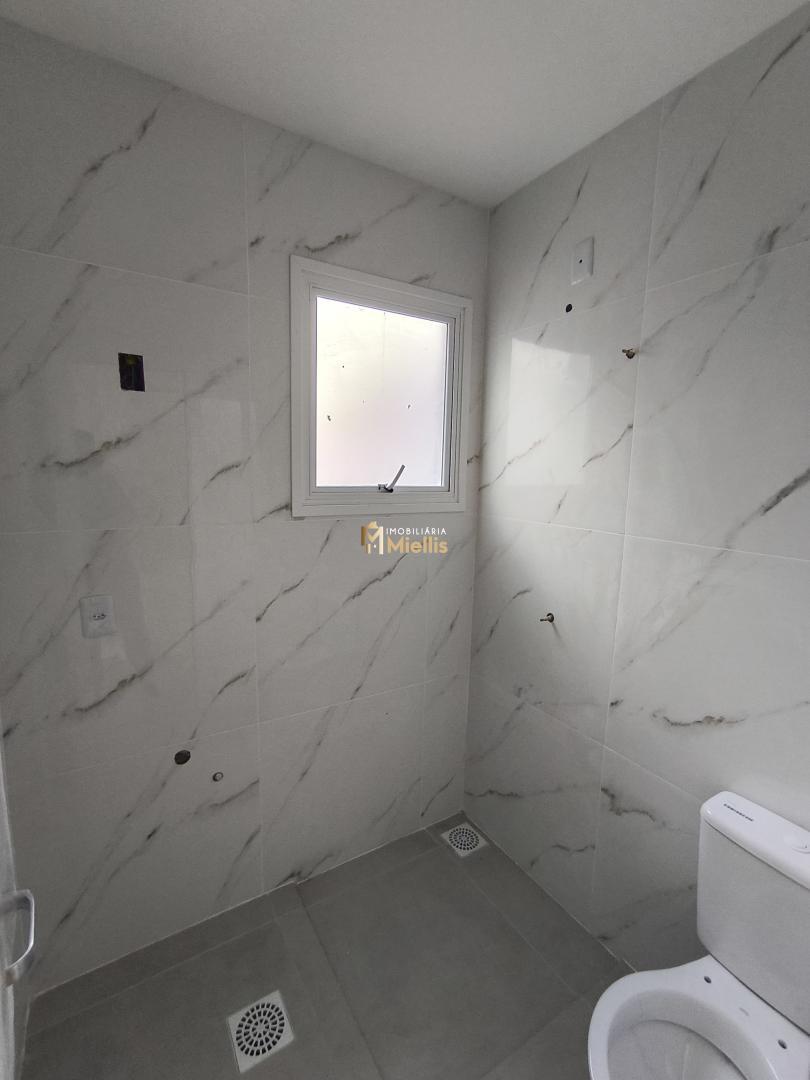 Casa à venda com 2 quartos, 68m² - Foto 11
