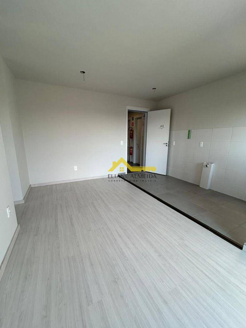 Apartamento à venda com 3 quartos, 58m² - Foto 3