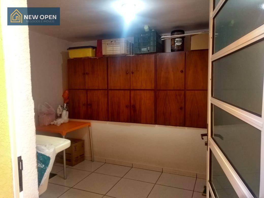 Casa à venda com 4 quartos, 200m² - Foto 17