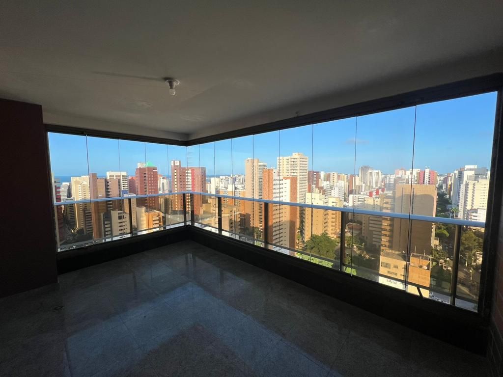 Apartamento à venda com 4 quartos, 300m² - Foto 3