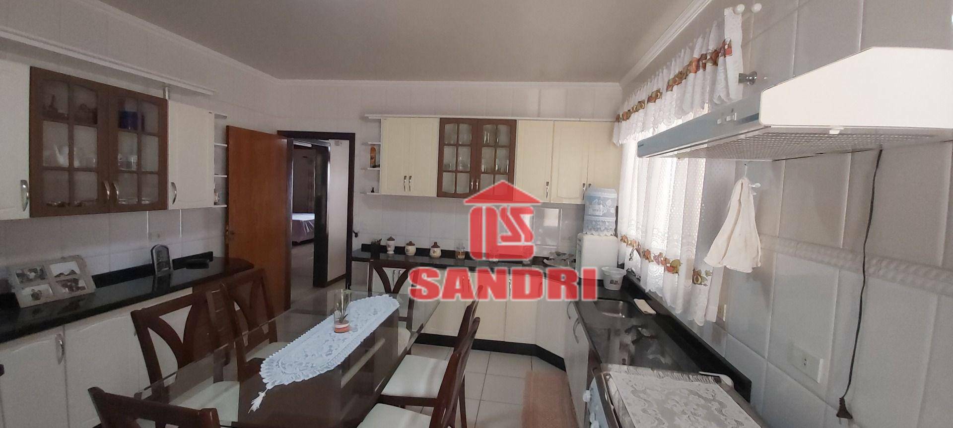 Casa à venda com 4 quartos, 205m² - Foto 25