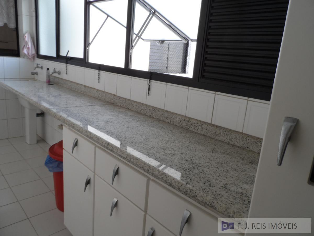 Apartamento à venda com 3 quartos, 180m² - Foto 12