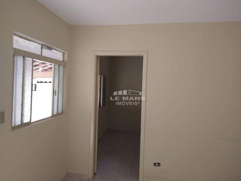 Casa à venda com 2 quartos, 55m² - Foto 8