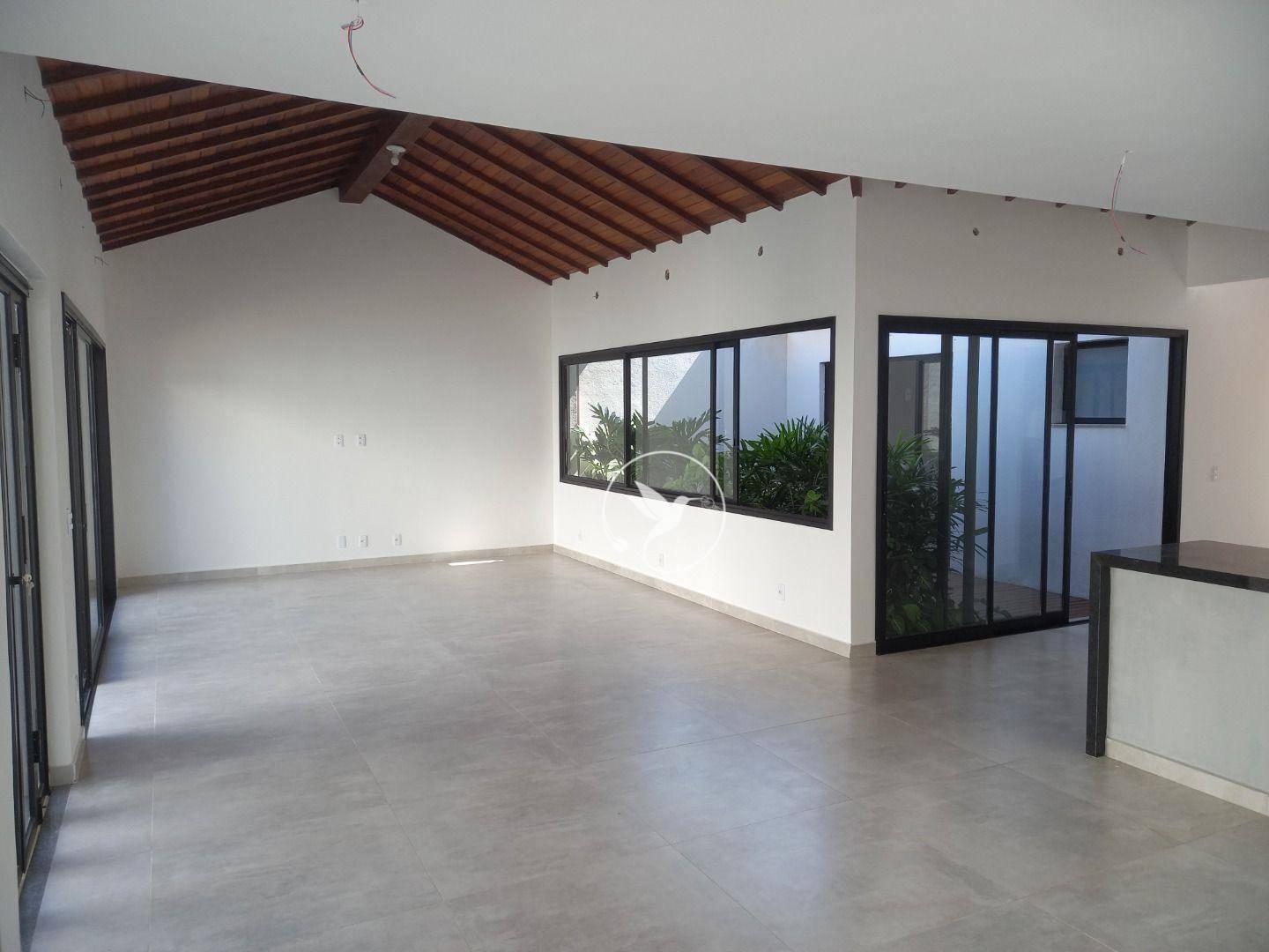 Casa à venda com 4 quartos, 299m² - Foto 3