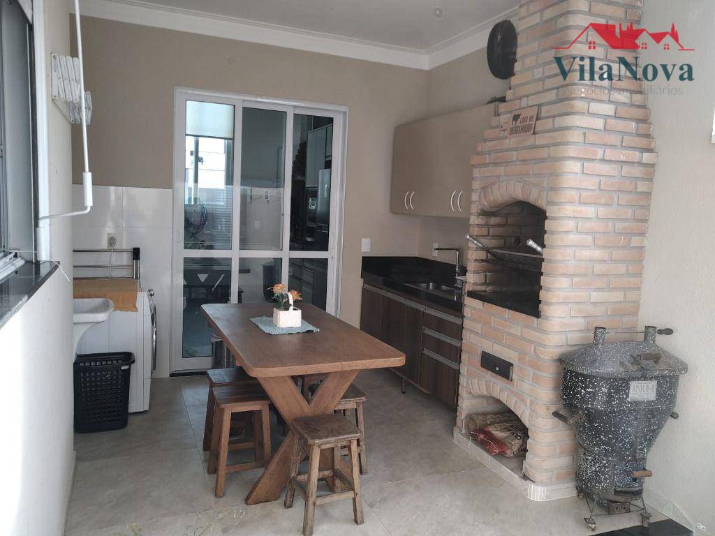 Casa de Condomínio para alugar com 3 quartos, 109m² - Foto 1