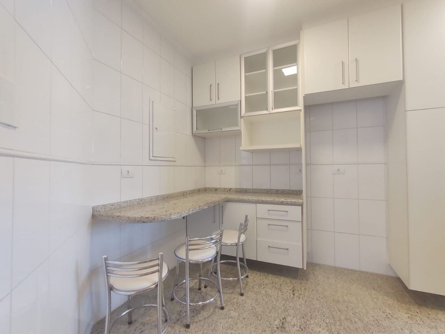 Apartamento à venda com 2 quartos, 98m² - Foto 11