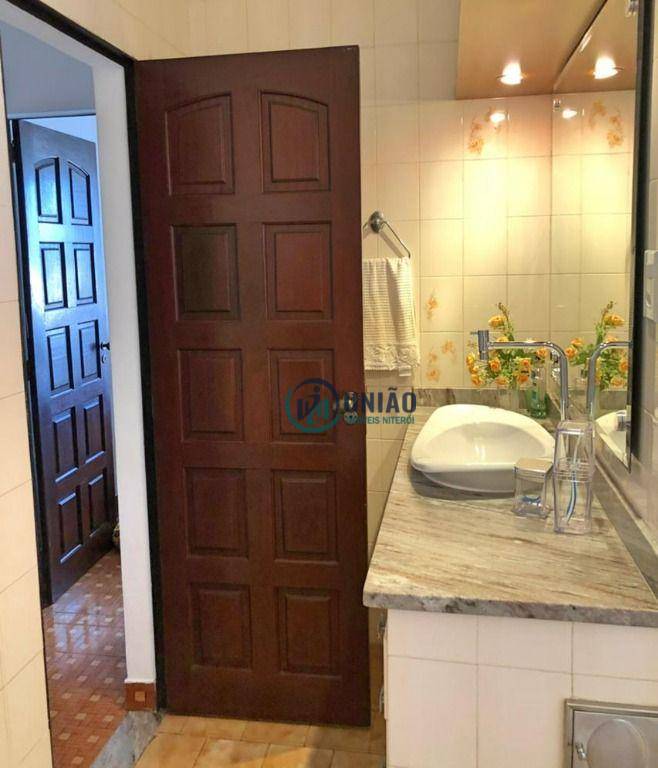 Casa à venda com 3 quartos, 330m² - Foto 12