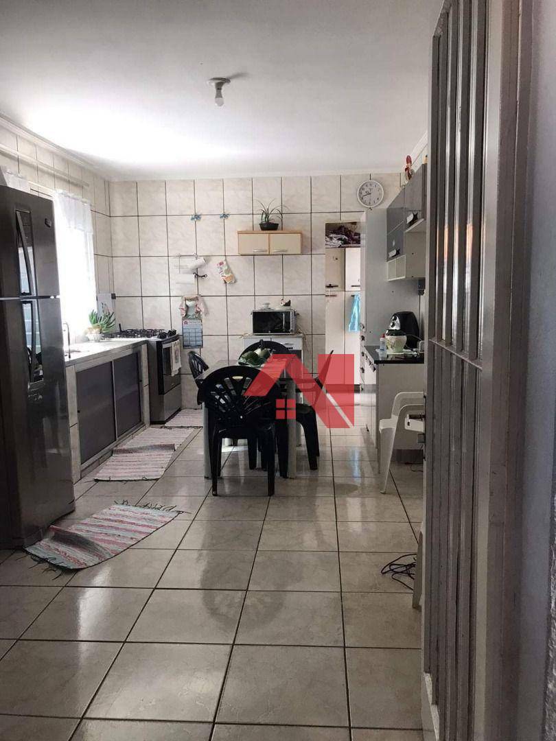 Casa à venda com 3 quartos, 120m² - Foto 2