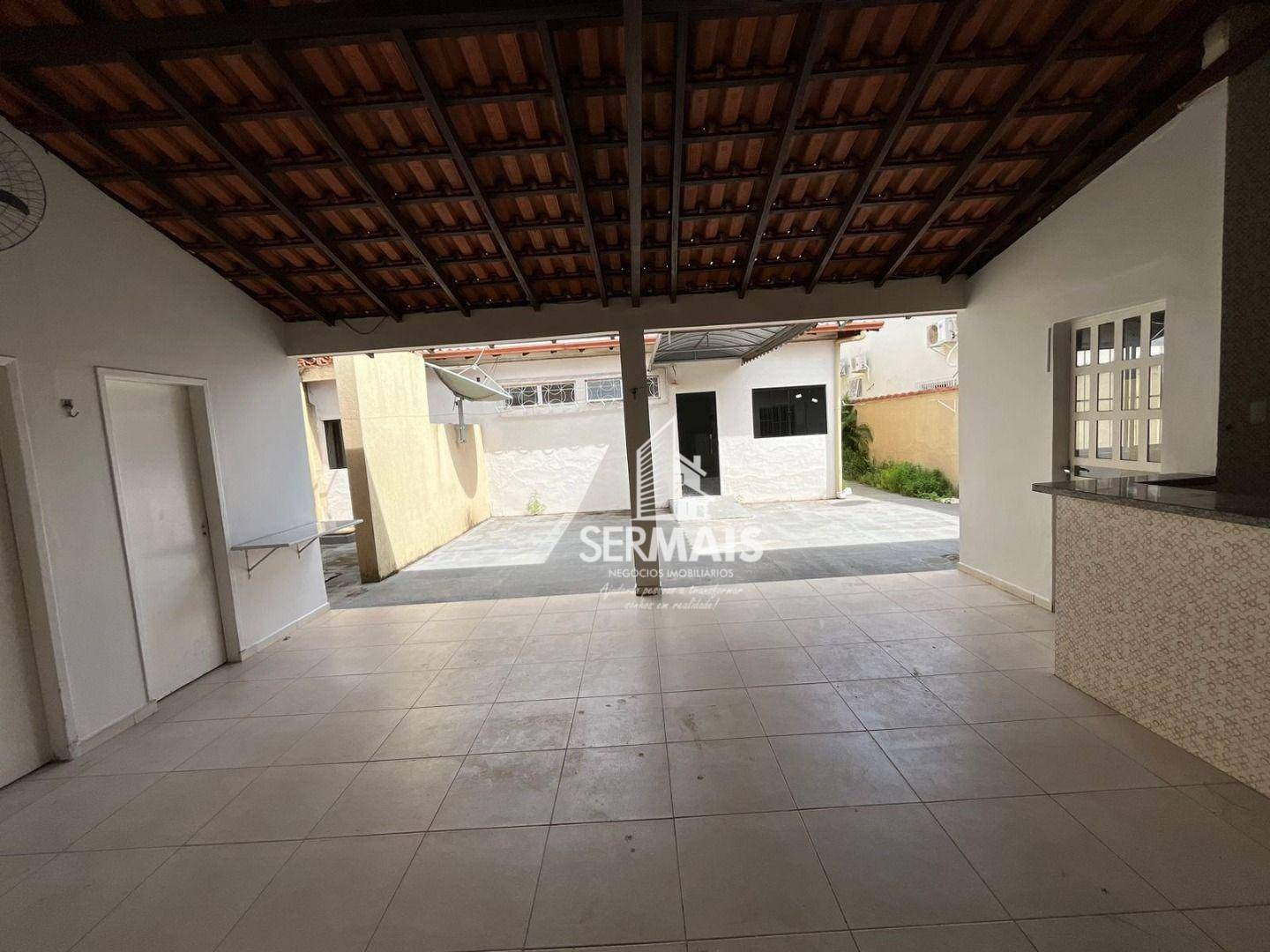 Casa para alugar com 4 quartos, 250m² - Foto 25