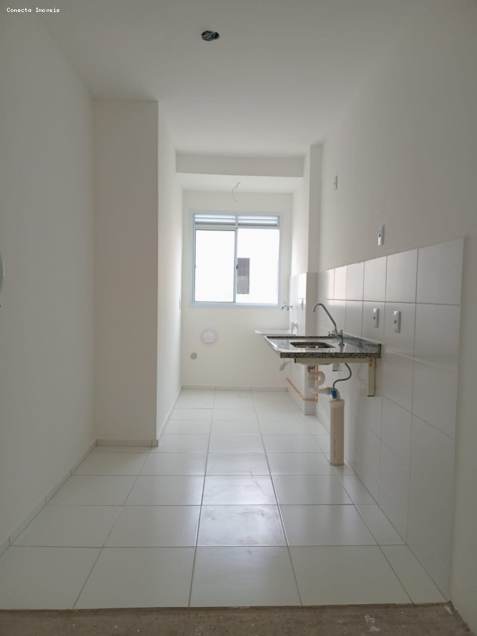Apartamento à venda com 2 quartos, 42m² - Foto 4