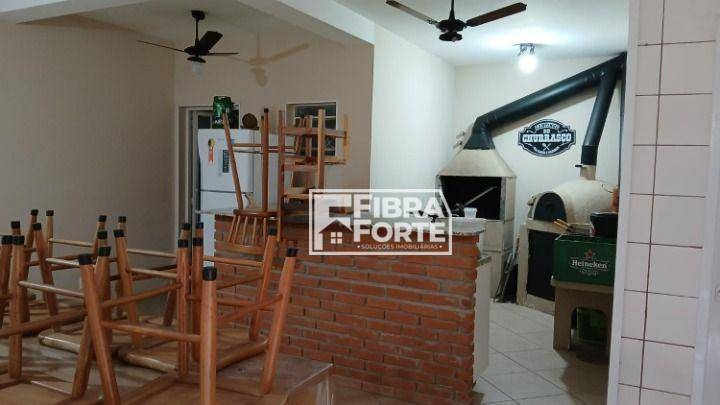 Casa à venda com 4 quartos, 250m² - Foto 11