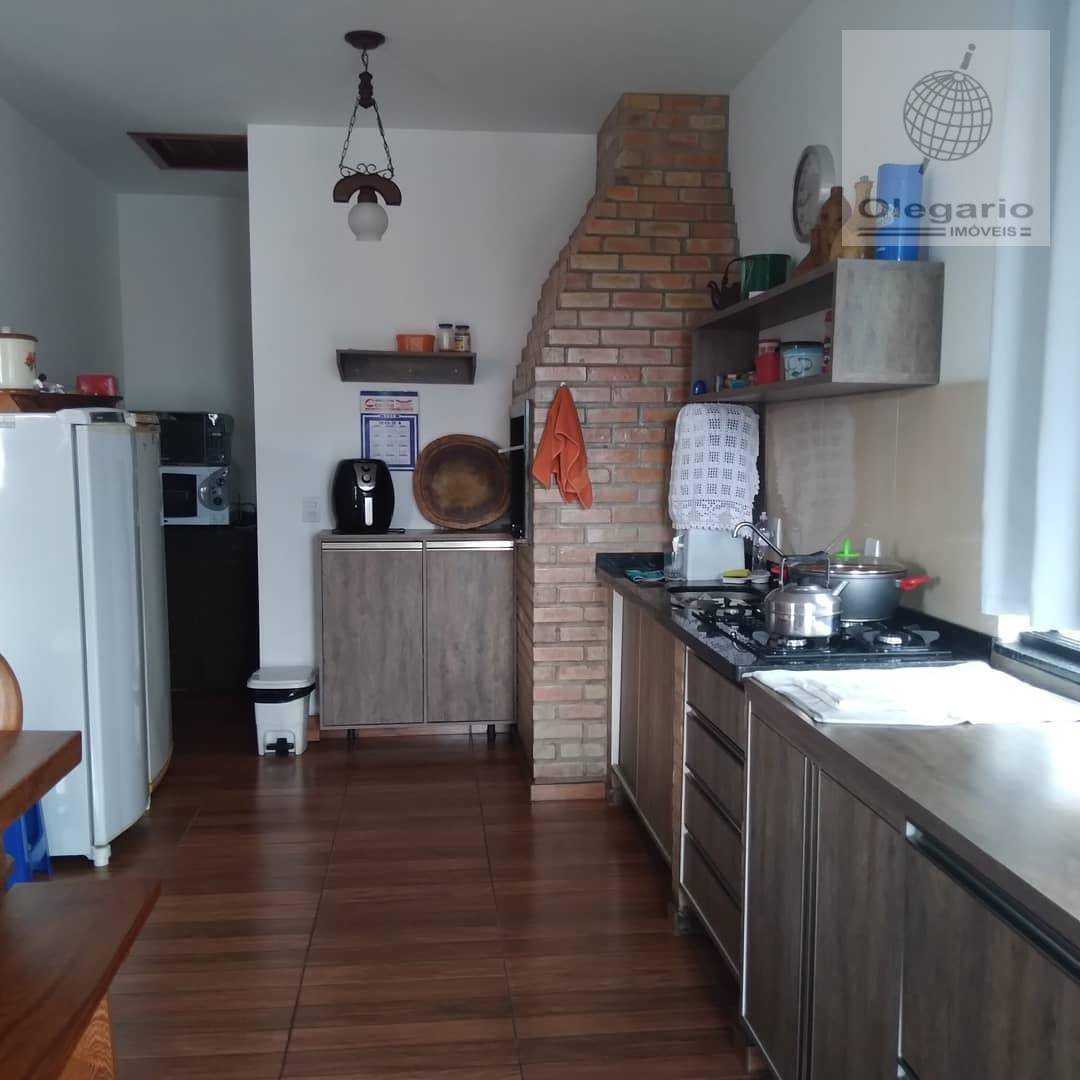 Casa à venda com 4 quartos, 240m² - Foto 8