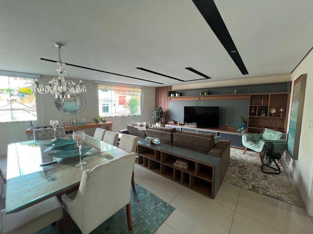Casa à venda com 4 quartos, 500m² - Foto 4