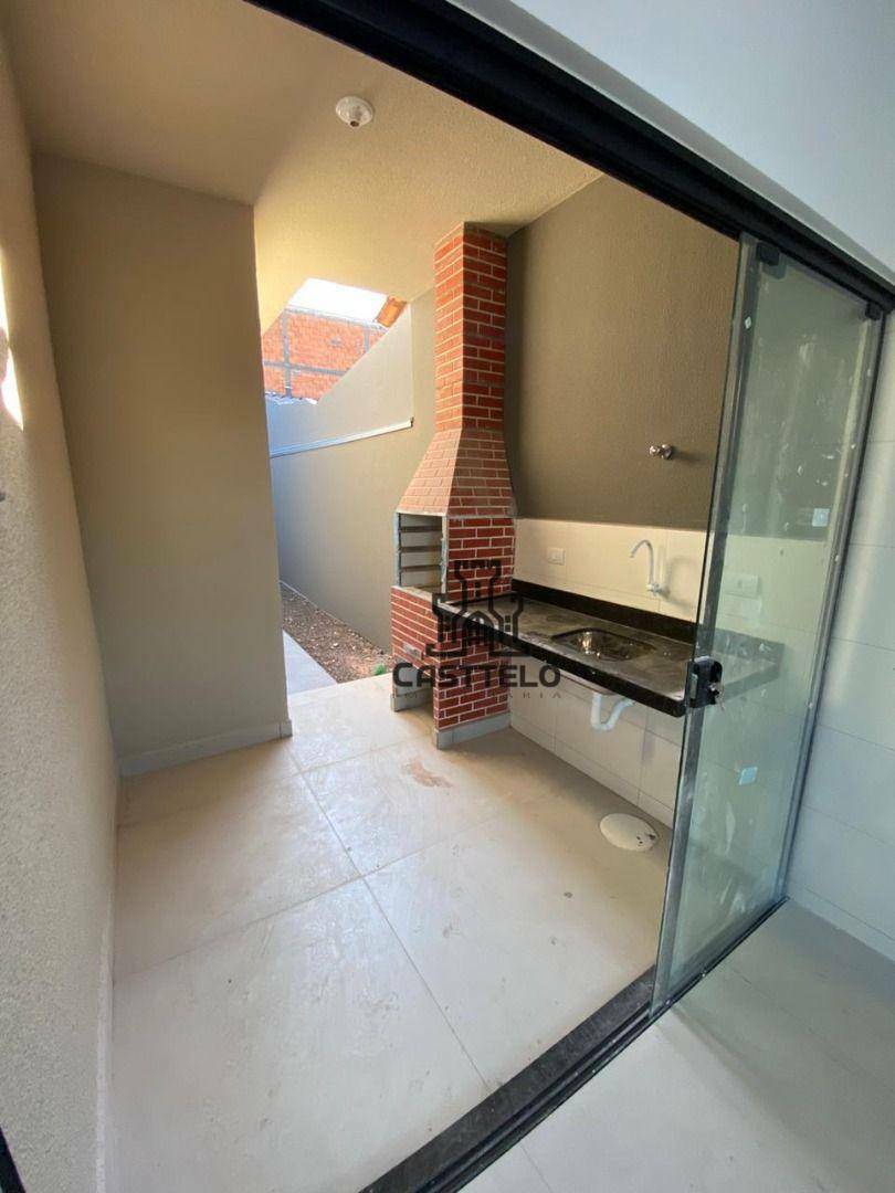 Casa à venda com 3 quartos, 81m² - Foto 7