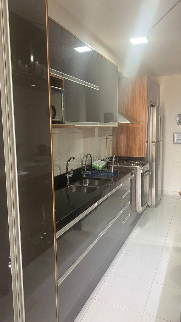 Apartamento à venda com 2 quartos, 80m² - Foto 13