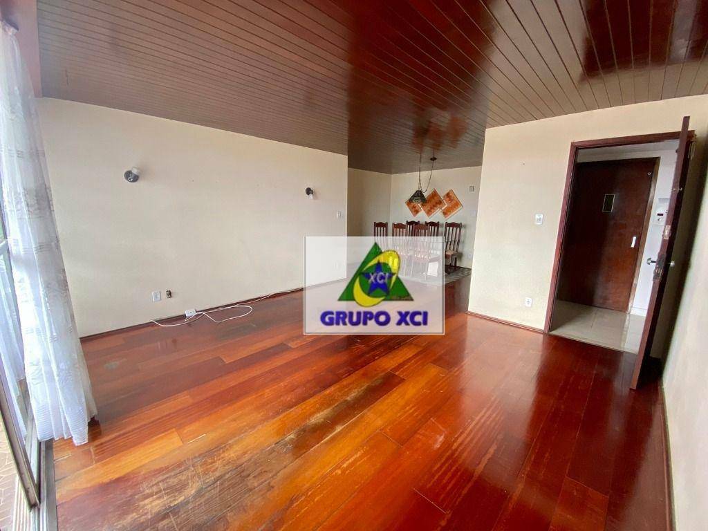 Apartamento à venda com 4 quartos, 140m² - Foto 7