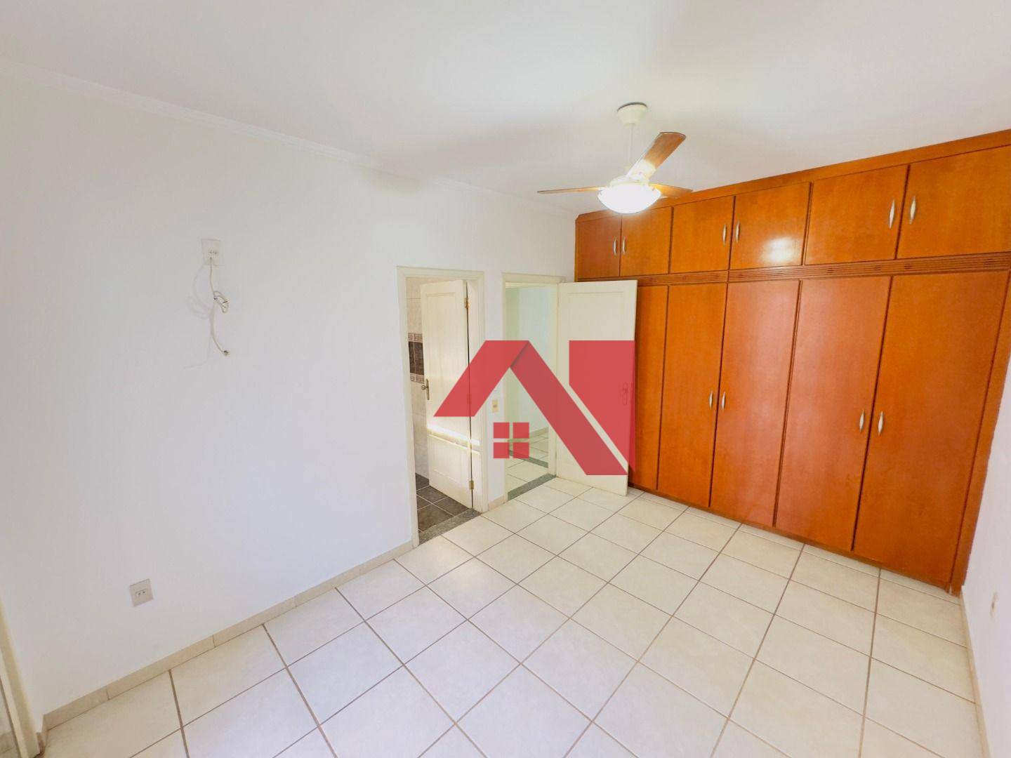 Casa para alugar com 3 quartos, 250m² - Foto 13