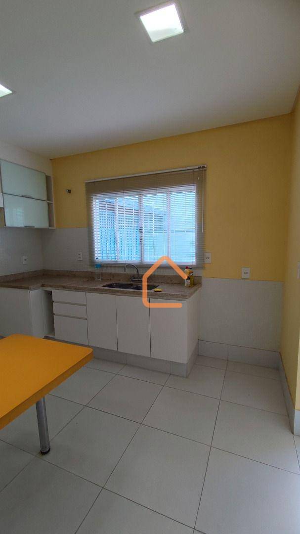 Casa à venda com 3 quartos, 180m² - Foto 13