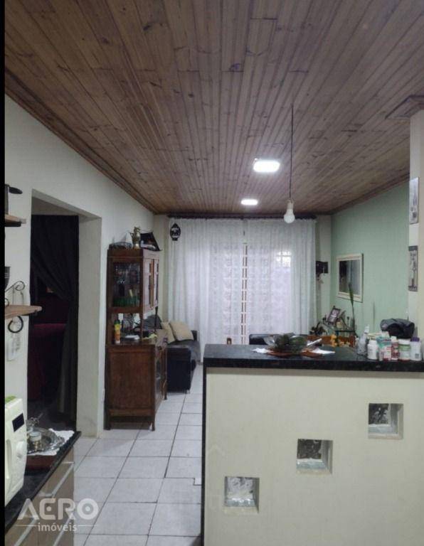 Casa à venda com 2 quartos, 90m² - Foto 5