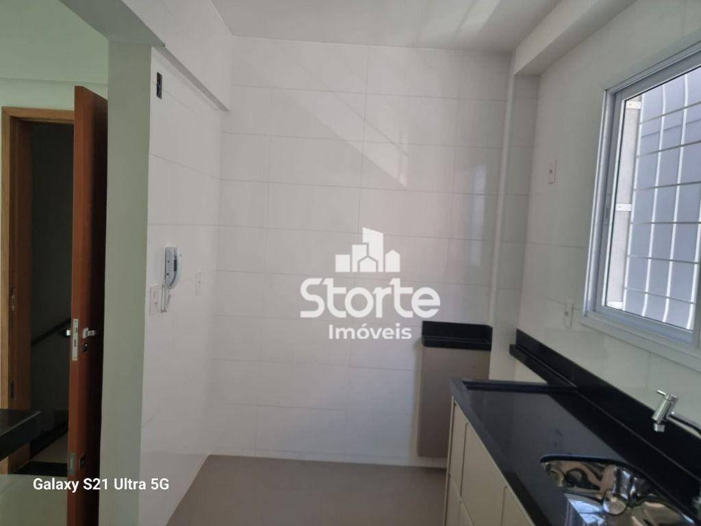 Apartamento à venda com 2 quartos, 68m² - Foto 8