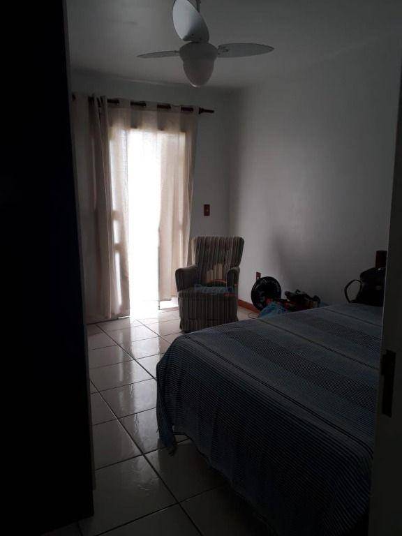 Casa à venda e aluguel com 3 quartos, 281m² - Foto 9