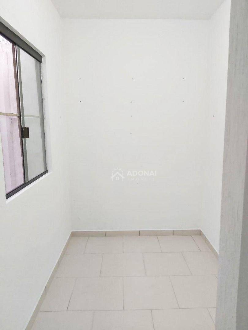 Casa à venda com 2 quartos, 140m² - Foto 14