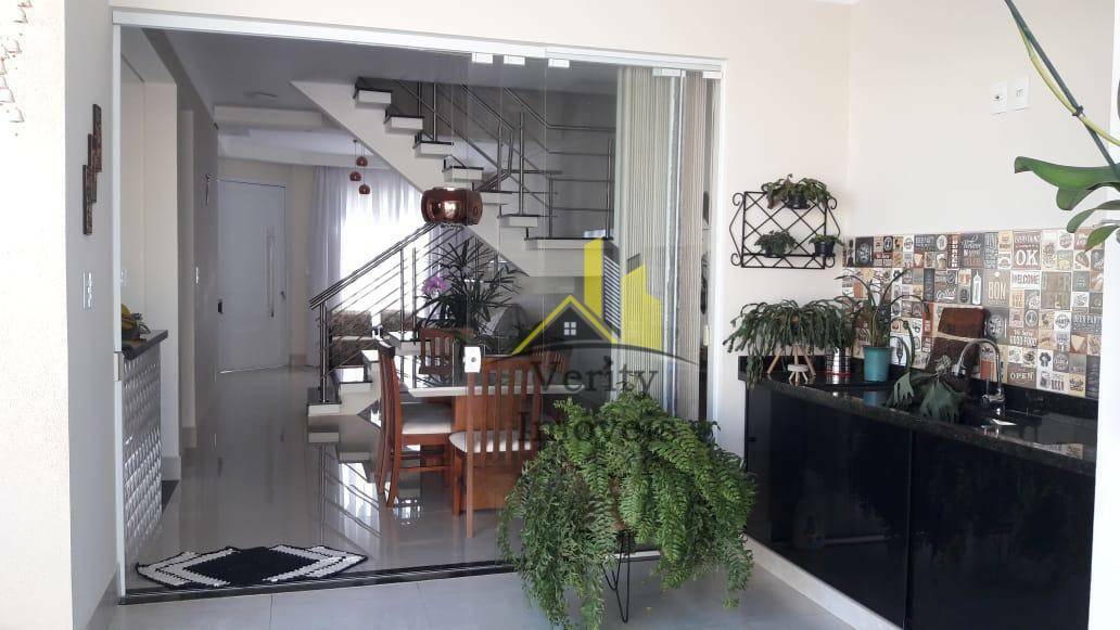 Casa à venda com 5 quartos, 210m² - Foto 19