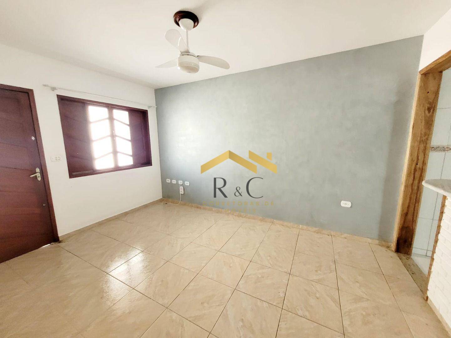Casa à venda com 2 quartos, 68m² - Foto 5