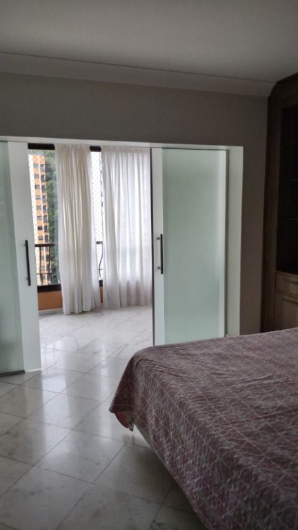 Apartamento à venda com 3 quartos, 180m² - Foto 9