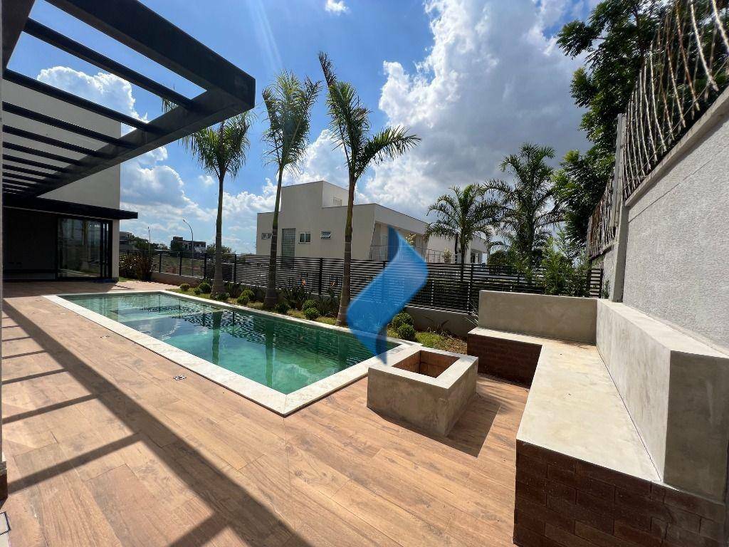 Casa de Condomínio à venda com 4 quartos, 380m² - Foto 1