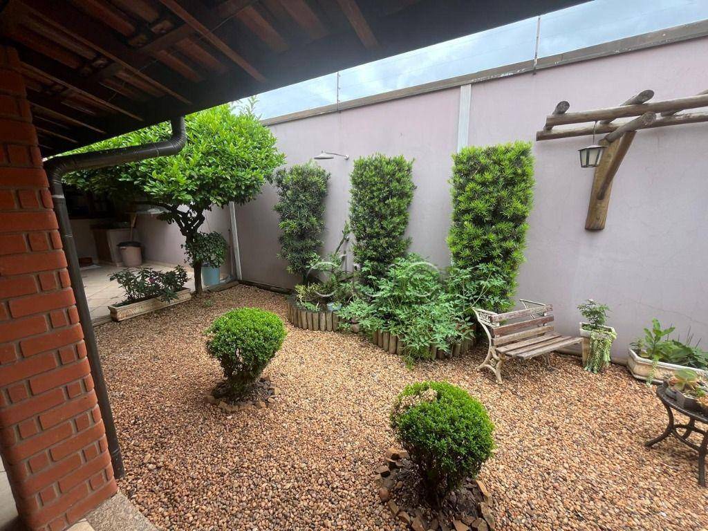 Casa à venda com 4 quartos, 199m² - Foto 14