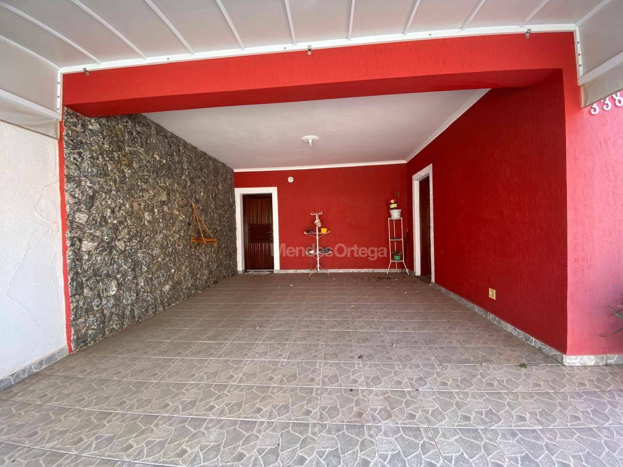 Casa à venda com 3 quartos, 238m² - Foto 2