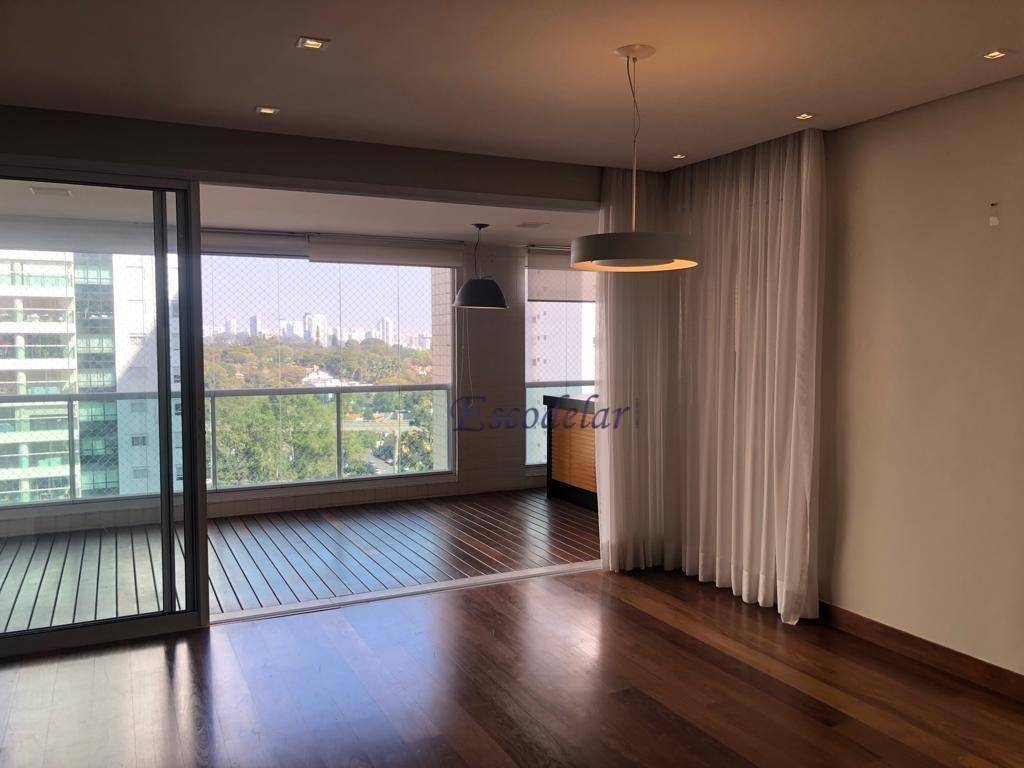 Apartamento à venda com 4 quartos, 201m² - Foto 2