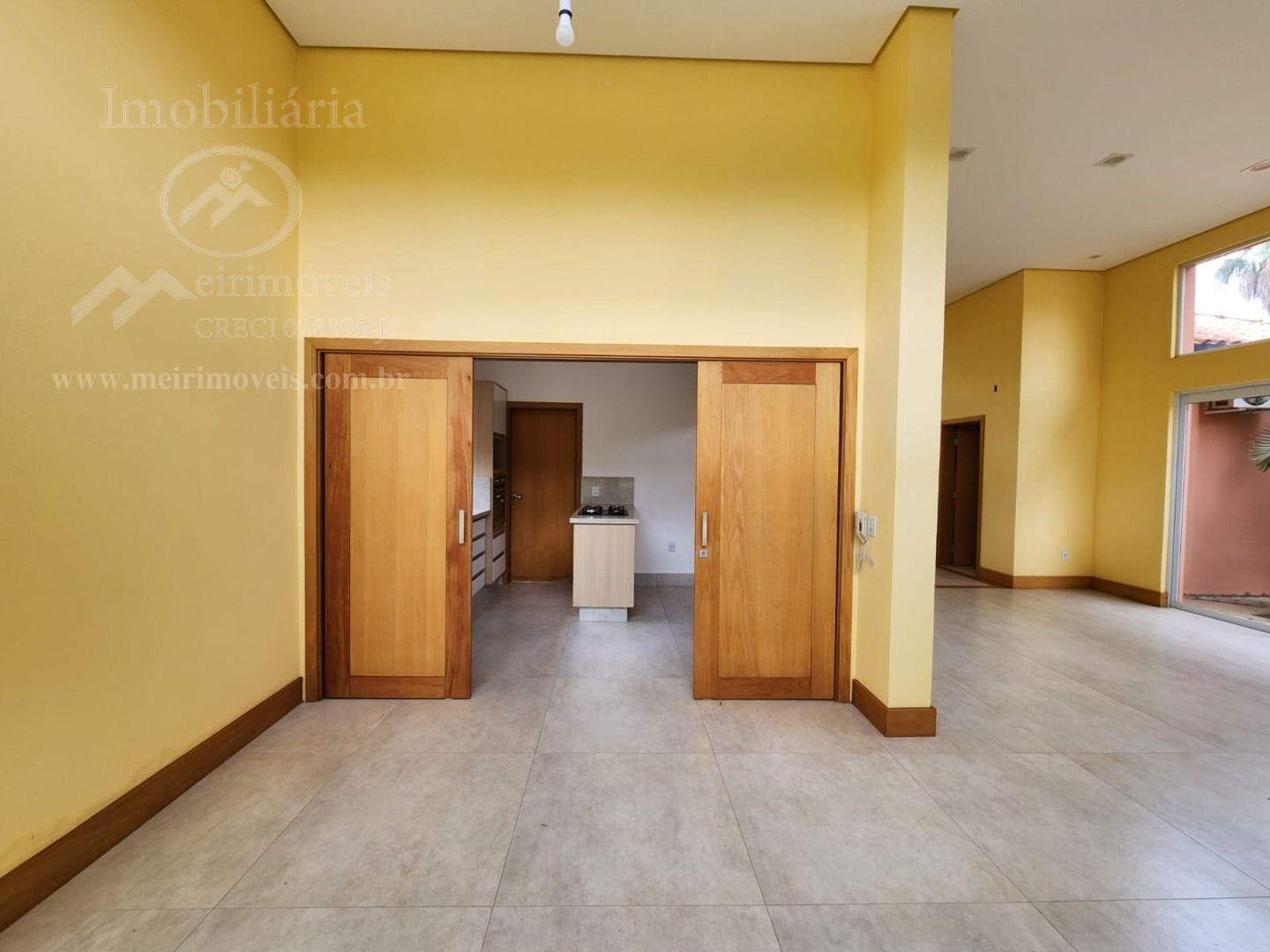 Casa à venda com 2 quartos, 600m² - Foto 2