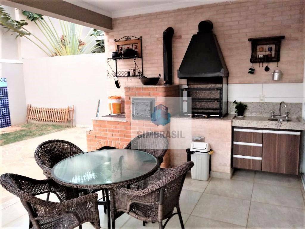 Casa à venda e aluguel com 3 quartos, 350m² - Foto 4