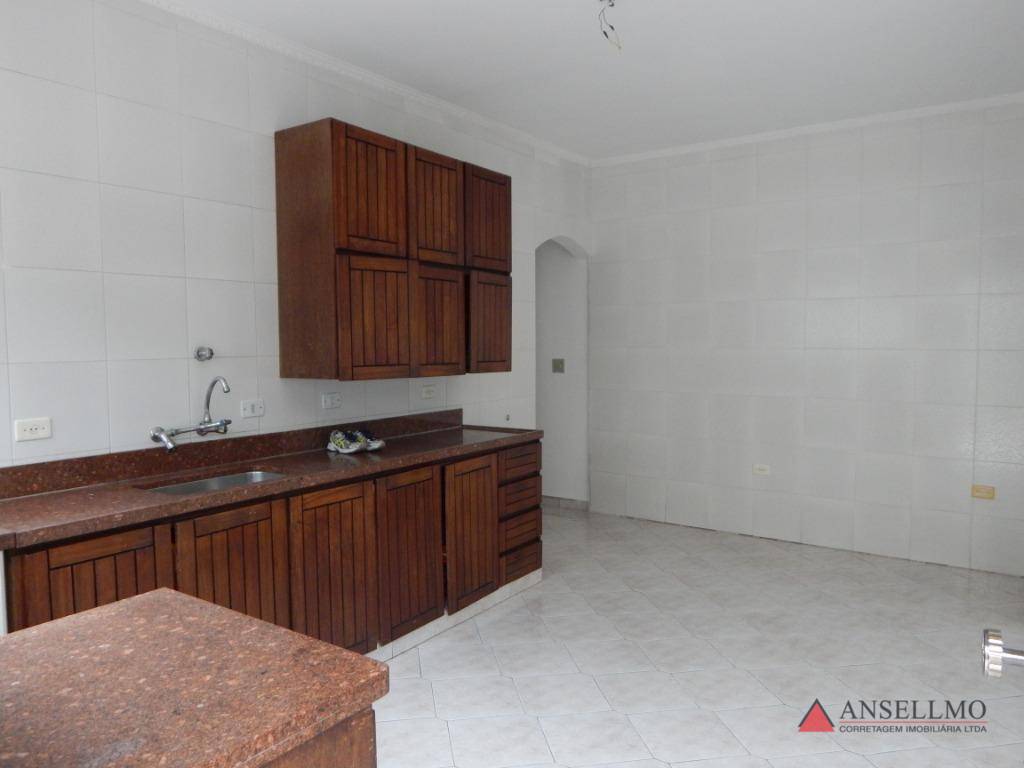Casa para alugar com 4 quartos, 270m² - Foto 8